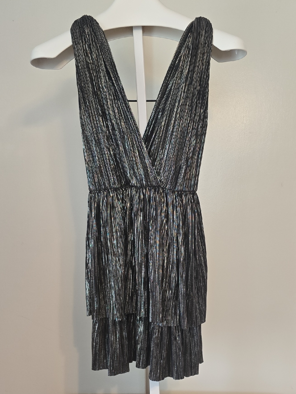 Metallic Pleated V-Neck Party Dress - Black/Silver